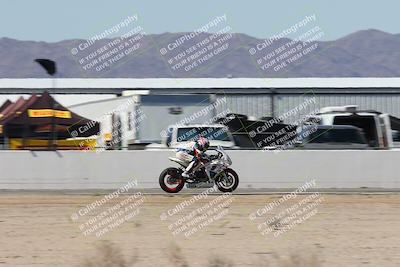 media/Oct-05-2025-CVMA (Sun) [[beeef4f201]]/Race 10-Formula Lightweight Twins Shootout/